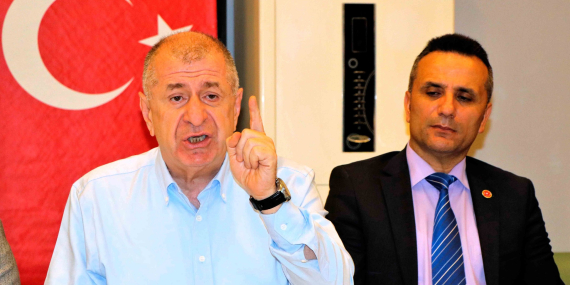 Zafer Partisi Adana İl Başkanı Ayhan bBinboğa ekibi ile İstifa Edeceklerini açıkladı