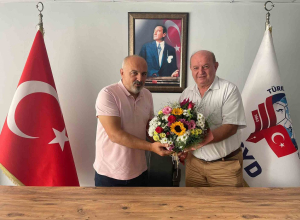 Cafer Esendemir, Engin Kanber'i ziyaret etti.